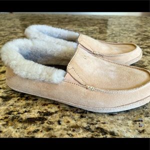OluKai Ku’una shearling slippers (W7)